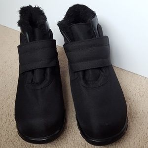 black clinic shoes